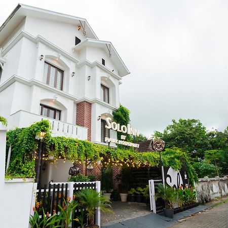 Solo Inn By Hawk Hospitality Kochi Exterior foto